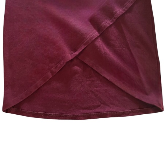 5/25$ ✨ Popular Basics Dress - Picture 4 of 4